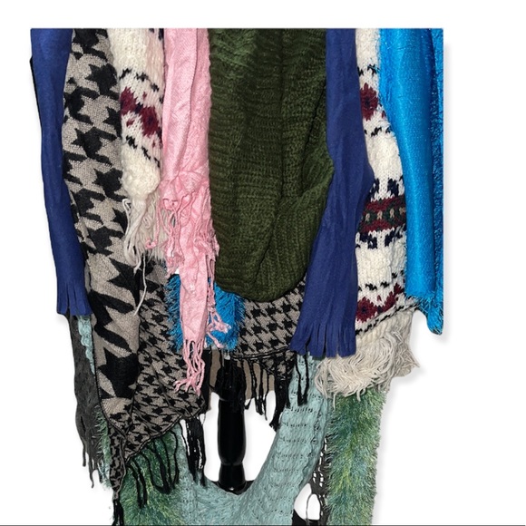 Mystery box Bundle of women’s scarves 🧣 - Picture 2 of 3